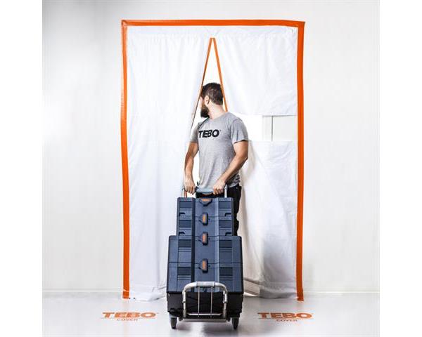 Dust barrier doors